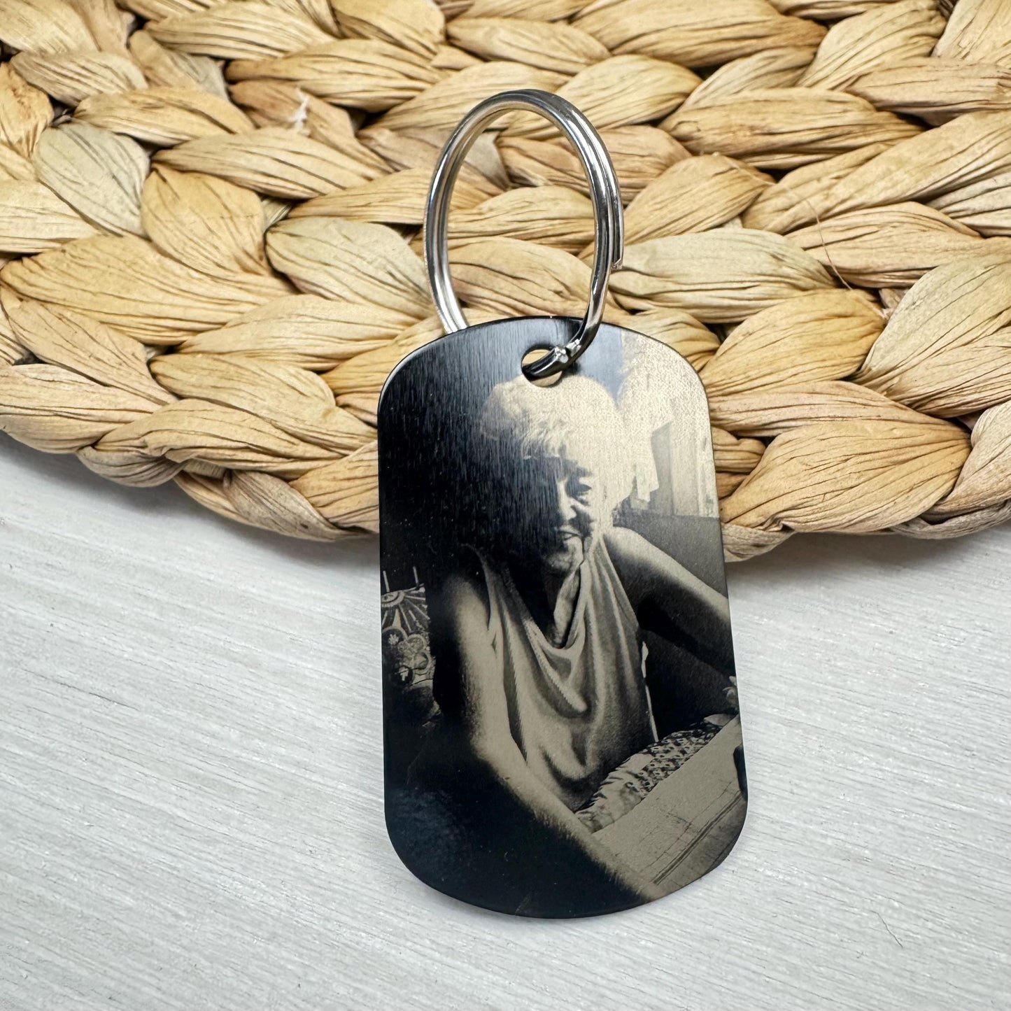 Photo Dog Tag Keychain / Custom Photo Gift / Boyfriend Gift / Photo Engraved Personalized Dog Tag Pendant Keychain / Custom Message Keychain