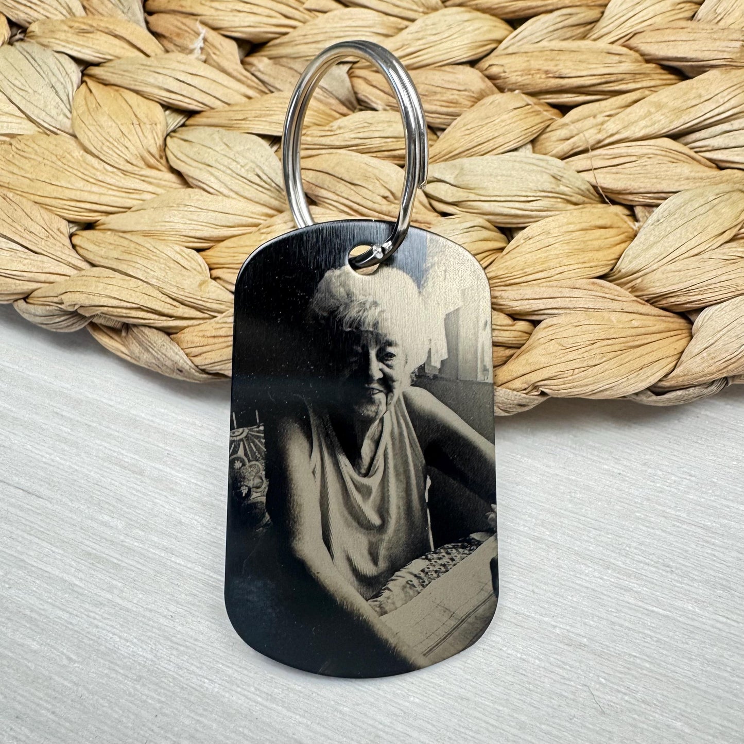 Photo Dog Tag Keychain / Custom Photo Gift / Boyfriend Gift / Photo Engraved Personalized Dog Tag Pendant Keychain / Custom Message Keychain